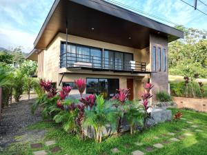 Κήπος έξω από το Villa Macua Private Pool and Bird Watching