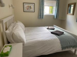 Gallery image of Little holiday cottage in Seaview, minutes walk to beach in Seaview +10 photos