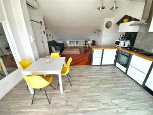 Gallery image of Appartamento Vista Mozzafiato in Fiumicino