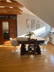 Fotografie z fotogalerie ubytování Große Wohnung mit Dachterrasse in Starnberg v destinaci Starnberg + 28 fotografií