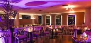 Restaurace v ubytování Central Hotel Donegal + 27 fotografií