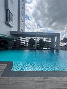 Kolam renang di atau di dekat skytrees公寓 距Aeon五分钟路程