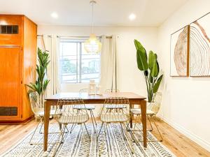 Fotografie z fotogalerie ubytování Unique 1BR Boho Abode in Hollywood - BR11 - BEV v Los Angeles