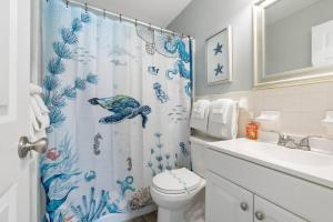 Koupelna v ubytování Sea-esta Flagler Beach + 27 fotografií