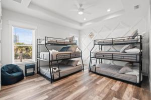 パナマ・シティ・ビーチにあるCasa Indigoの二段ベッドが3つある部屋 +47枚の写真