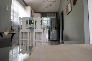 Kuchyň nebo kuchyňský kout v ubytování Beautiful Vacation Home + 3 fotografie