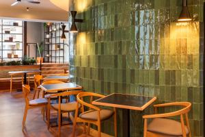 B&B HOTEL Alicante Centro的休息区