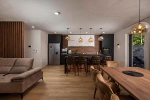 Kuchyň nebo kuchyňský kout v ubytování Villa in Istria with Heated Pool and 3 Bedrooms