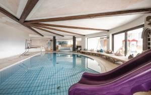 Imagen de la galería de Schenna Resort, en Scena 160 fotos más