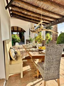 Posezení v ubytování Casa Capilla Charming in picturesque white village