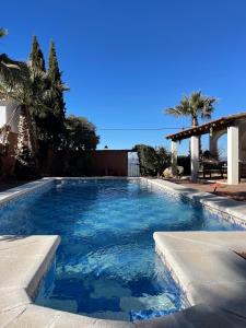 Bazén v ubytování Casa Capilla Charming in picturesque white village nebo v jeho okolí