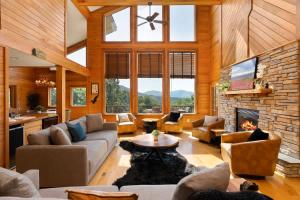 Posezení v ubytování Love Afton Cabin - Family Home