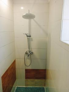 Łazienka w obiekcie Habitaciones Casa Santander Playa Valdenoja