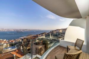 Balkón nebo terasa v ubytování Opera Hotel Bosphorus - Preferred Hotels and Resorts