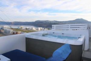 Gallery image of Mary Castelia Villa with Jacuzzi in Akrotiri