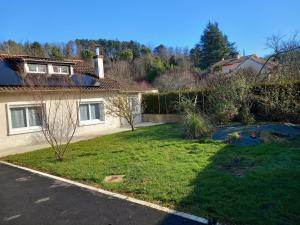 En have udenfor Maison de la côte Saint Amand