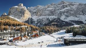 Hotel Pordoi Passo Pordoi Vegetarian Hotel during the winter