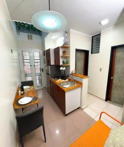 Dapur atau dapur kecil di Suite Jardín un hospedaje práctico y genial