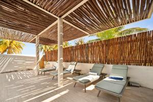 Fotografie z fotogalerie ubytování BEACHFRONT COCO Modern Designer House by PENINSULA STAYS v destinaci San Crisanto