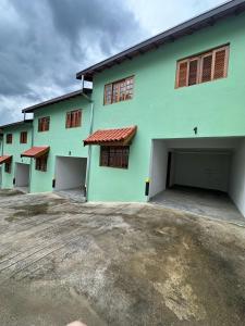 Bangunan di mana terletaknya aparthotel ini