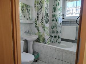 Ένα μπάνιο στο U Kocurka - przy Termach Cieplickich +21 φωτογραφίες