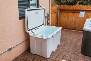 Fotografie z fotogalerie ubytování 5 Bed 3 Bath Uptown Sedona-Game Room-Sauna-Cold Plunge-Jacuzzi-Gym v destinaci Sedona