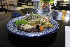 Makanan di atau berdekatan hotel +51 gambar