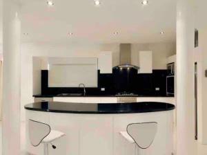 Luxury Villa W Pool & Spa 5 BEDROOMS廚房或簡易廚房