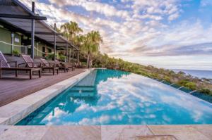 Bazén v ubytování Sea Stone Rest - Sunrise at 1770 nebo v jeho okolí