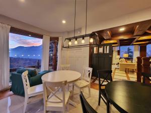 Posezení v ubytování Hygge Home Manali