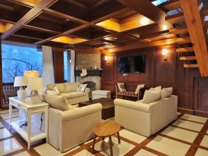 TV a/nebo společenská místnost v ubytování Hygge Home Manali