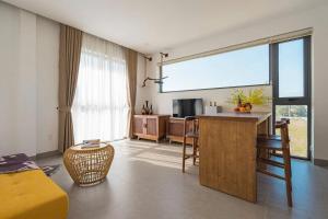 Μια τηλεόραση ή/και κέντρο ψυχαγωγίας στο Basil Villa An Bàng Beach