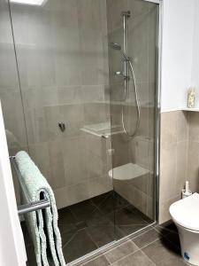 Bilik mandi di Double Storey, Brand New House +53 gambar