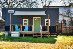 Cozy Tiny Home on an Eco Farm Huge Yard