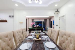Posezení v ubytování Mind Pool Villa บ้านพักพูลวิลล่าชะอำ