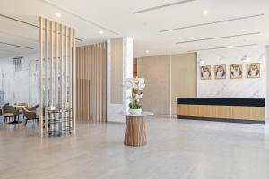 Vstupní hala nebo recepce v ubytování Beach Bay Hotel Mirfa + 32 fotografií