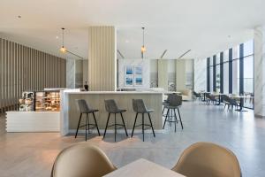 Restaurace v ubytování Beach Bay Hotel Mirfa