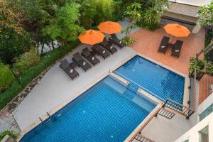 Bazén v ubytování Aonang All Seasons Beach Resort nebo v jeho okolí