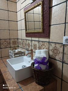 Koupelna v ubytování Casa Azafrán + 28 fotografií