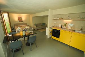 Imagen de la galería de Appartamenti Brajosa, en Giglio Porto 14 fotos más