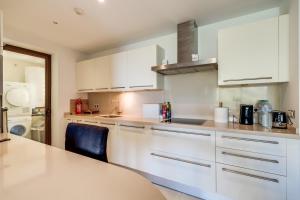 Imagen de la galería de Samara Resort Gym Spa Jacuzzi Pools in Marbella, en Marbella