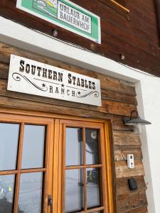 Certifikát, hodnocení, plakát nebo jiný dokument vystavený v ubytování Southern Stables Ranch