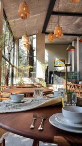 Restaurace v ubytování Serenzzo Hotel & Cuisine