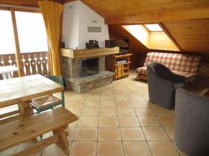 Gallery image of Luxury apartment in chalet in Levassaix