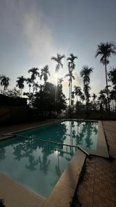 Bazén v ubytování G0DS LAND Resort nebo v jeho okolí