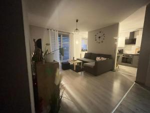 Dapur atau dapur kecil di Apartament Blondynka Miasto Soli Bochnia