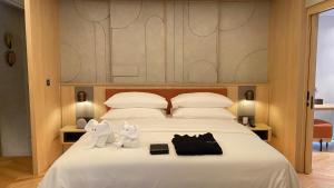 Postel nebo postele na pokoji v ubytování Morrissey Hotel