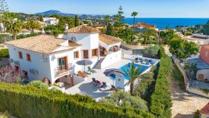 Bazén v ubytování Villa Altamira - Plusholidays nebo v jeho okolí