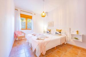 Postel nebo postele na pokoji v ubytování Villa Altamira - Plusholidays + 37 fotografií