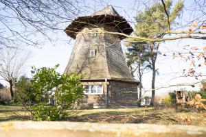 Το κτήριο όπου στεγάζεται  η παραθεριστική κατοικία